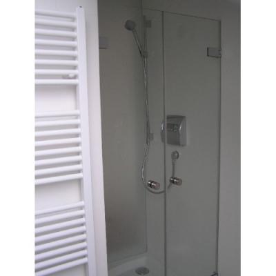 Atypické sprchové kouty a koupelnové stěny